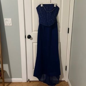 Le Gala by Mon Cheri designer prom dress